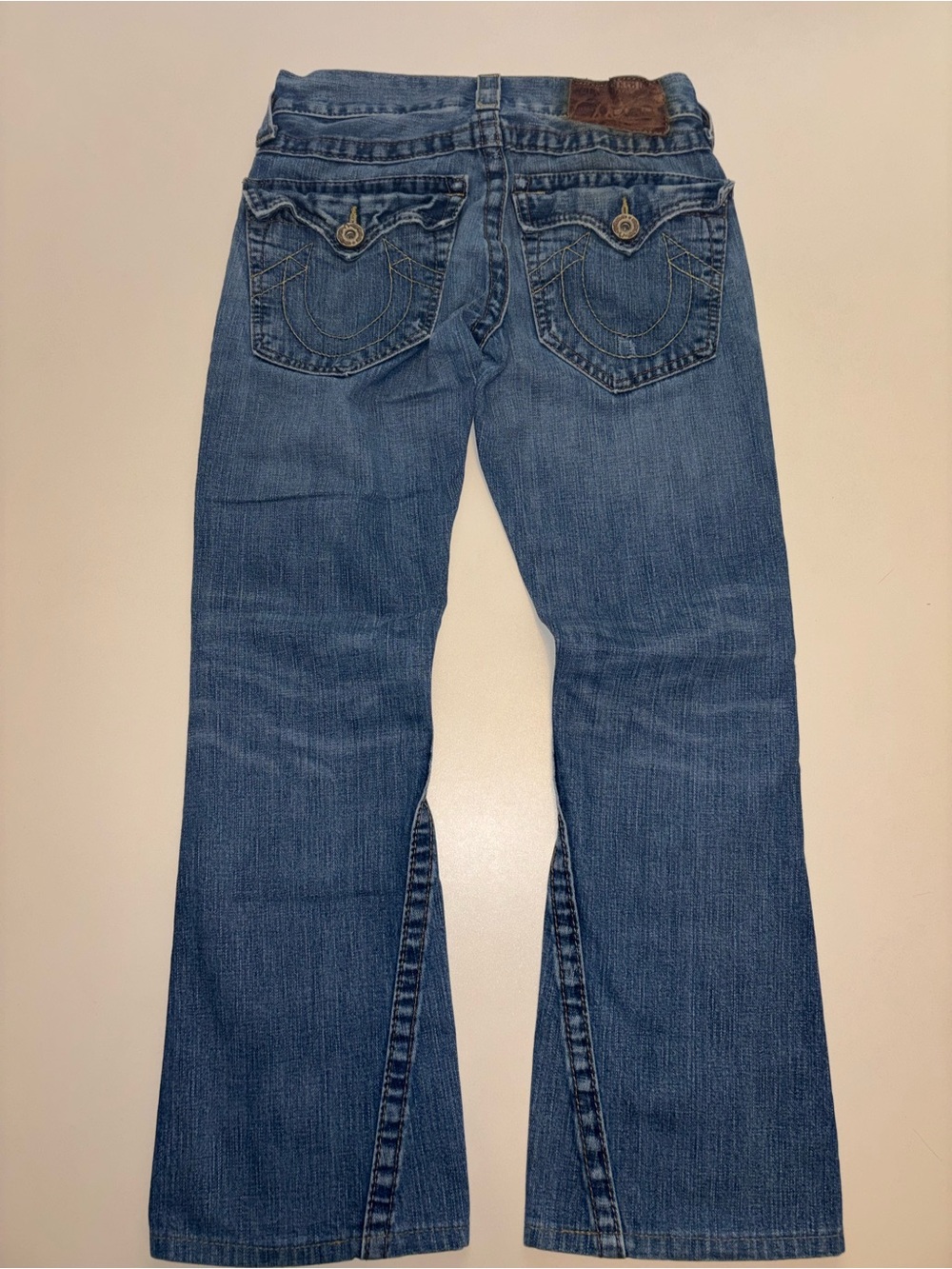 Vintage True religion flared vintage women’s Y2K (leather patch is deteriorated)